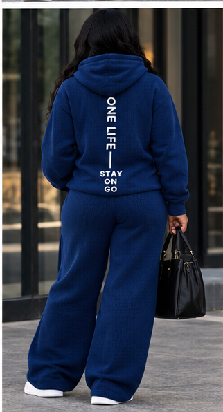 Women's navy ON GO set, back